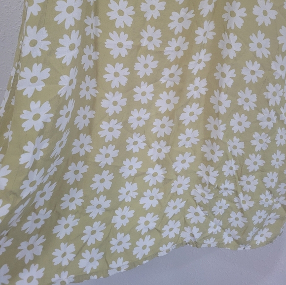 Faithfull The Brand Arrieta Daisy Floral Button-Down Green Slip Dress‎ - Picture 10 of 10